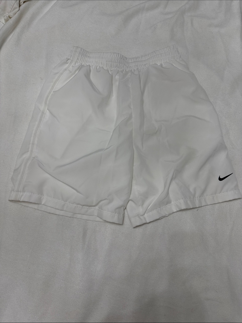 Nike shorts size L